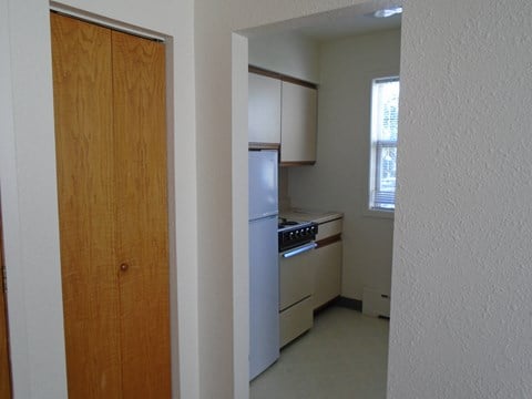 Floor plan for studio, 1 bath, 196 sqft